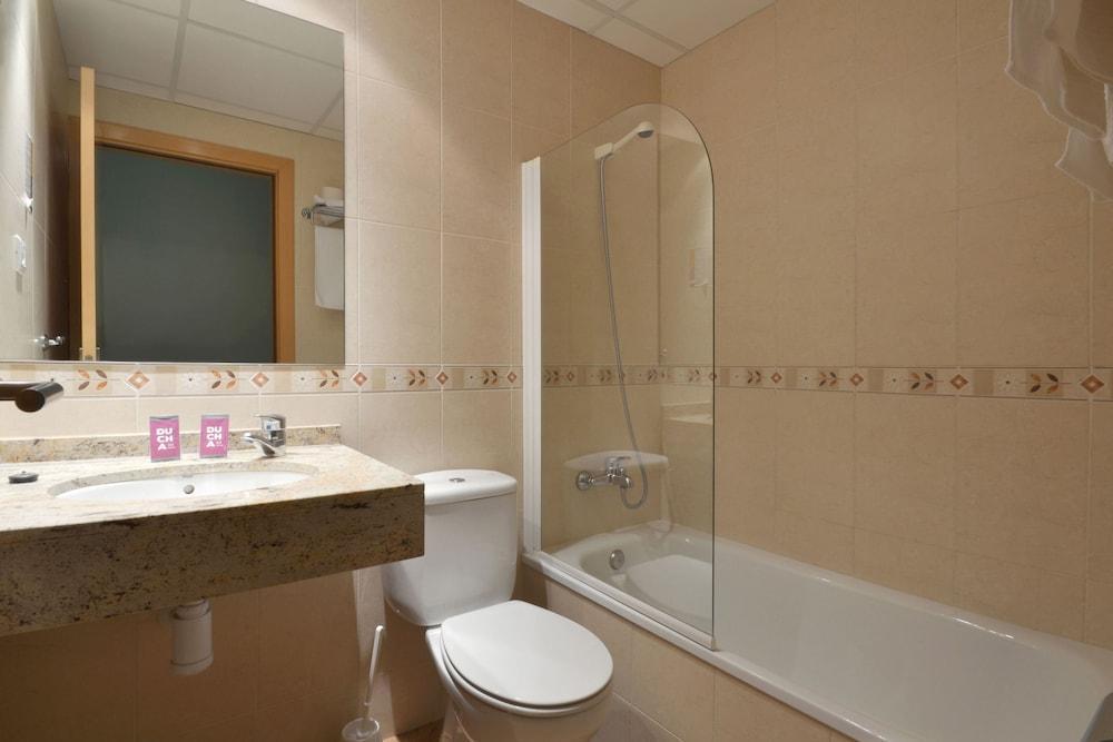 El Cami Hotel Камбрильс Экстерьер фото