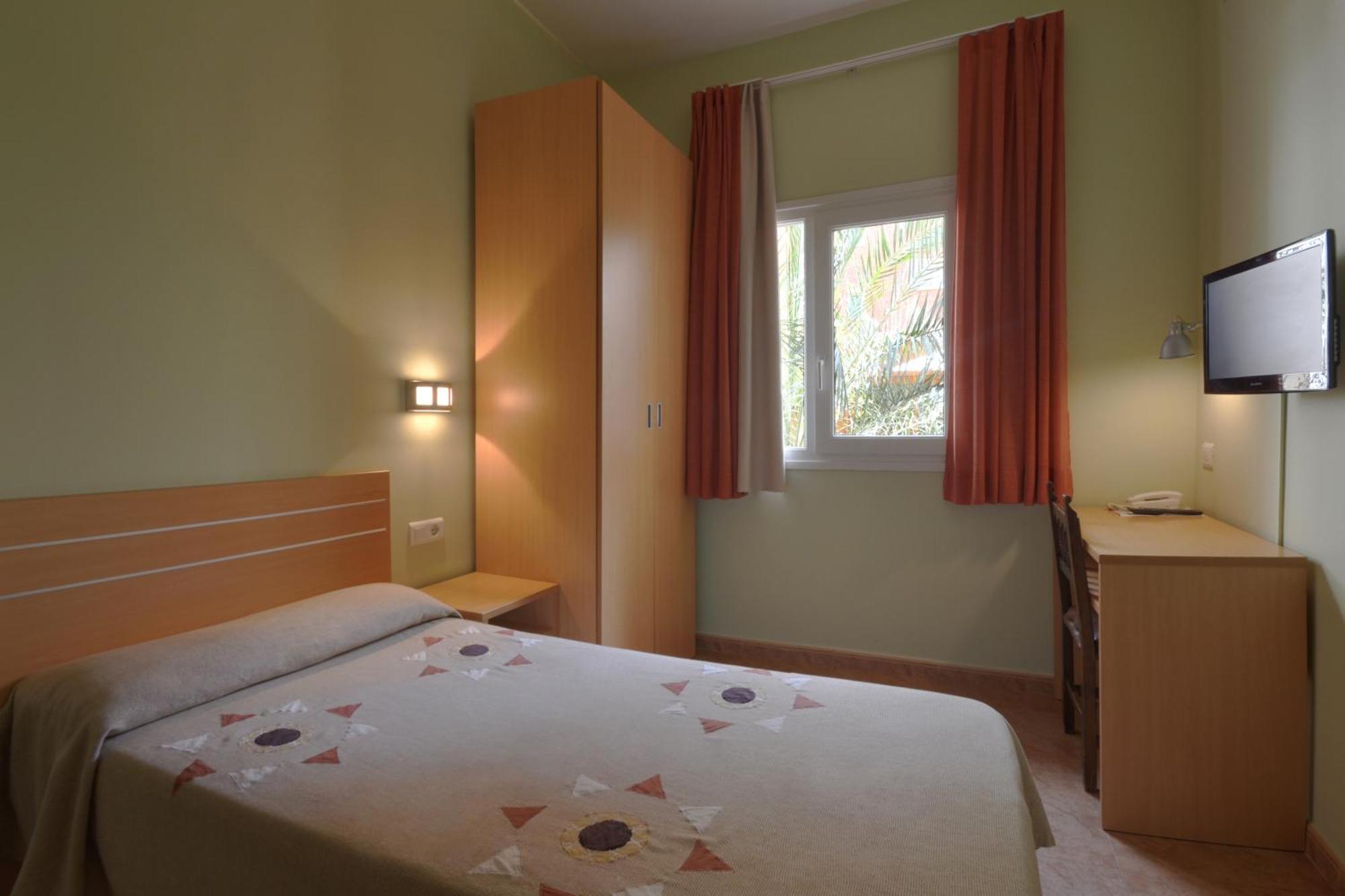 El Cami Hotel Камбрильс Номер фото