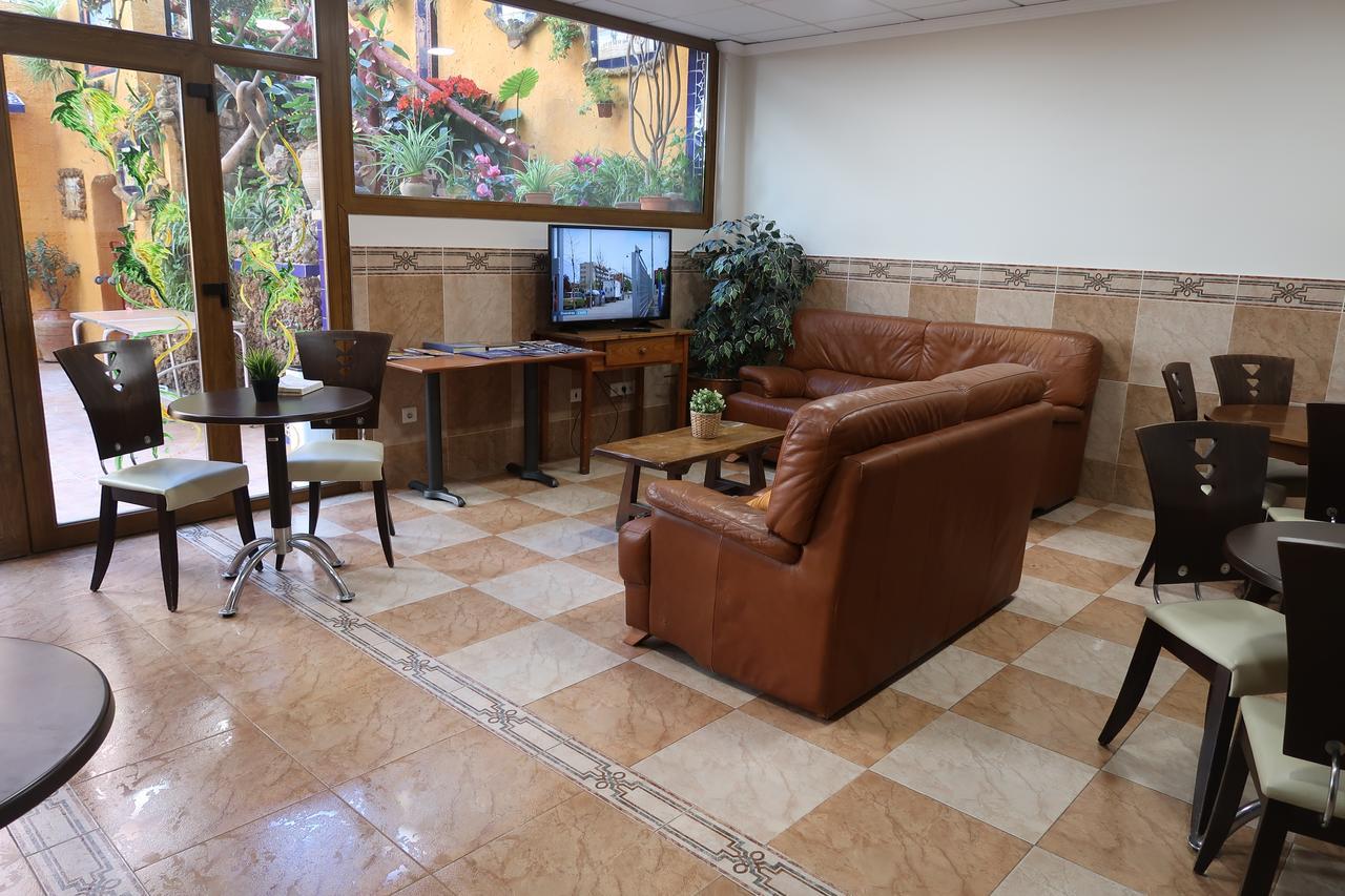 El Cami Hotel Камбрильс Экстерьер фото